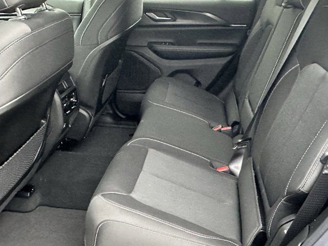 New 2025 Jeep Grand Cherokee Laredo image 22