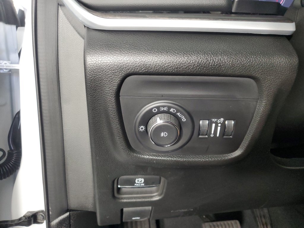 Used 2026 Jeep Grand Cherokee Limited AWD/4WD image 30
