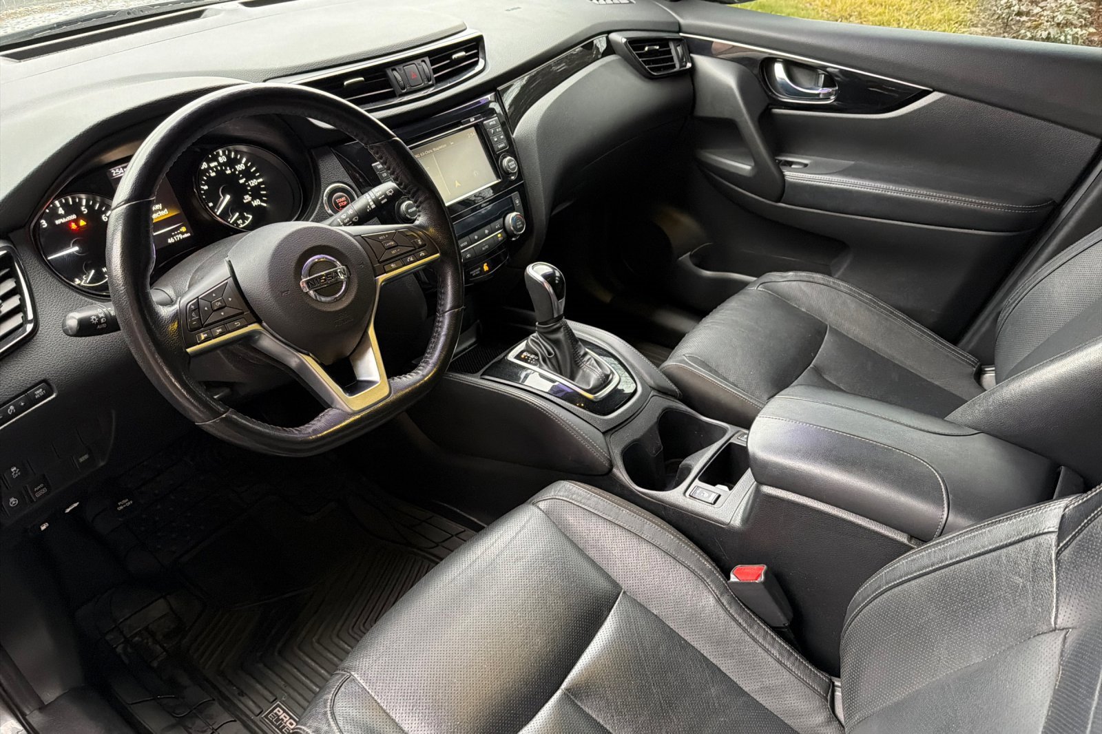 Used 2018 Nissan Rogue Sport SL image 11