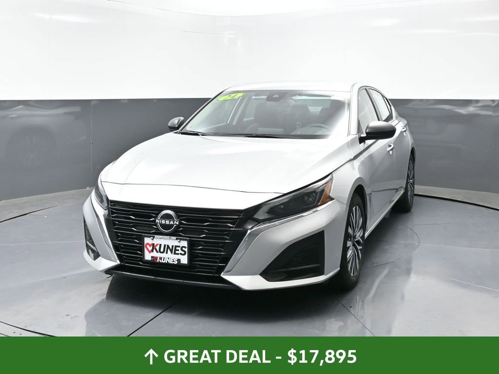 Used 2024 Nissan Altima 2.5 SV image 8