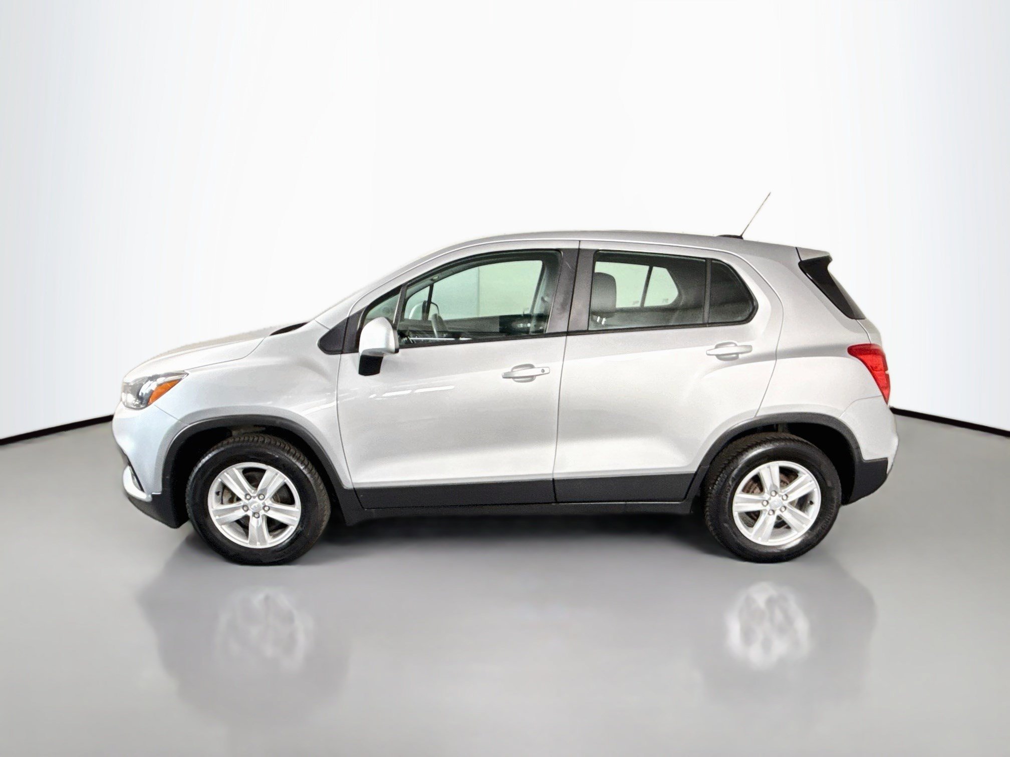 Used 2019 Chevrolet Trax LS FWD image 6