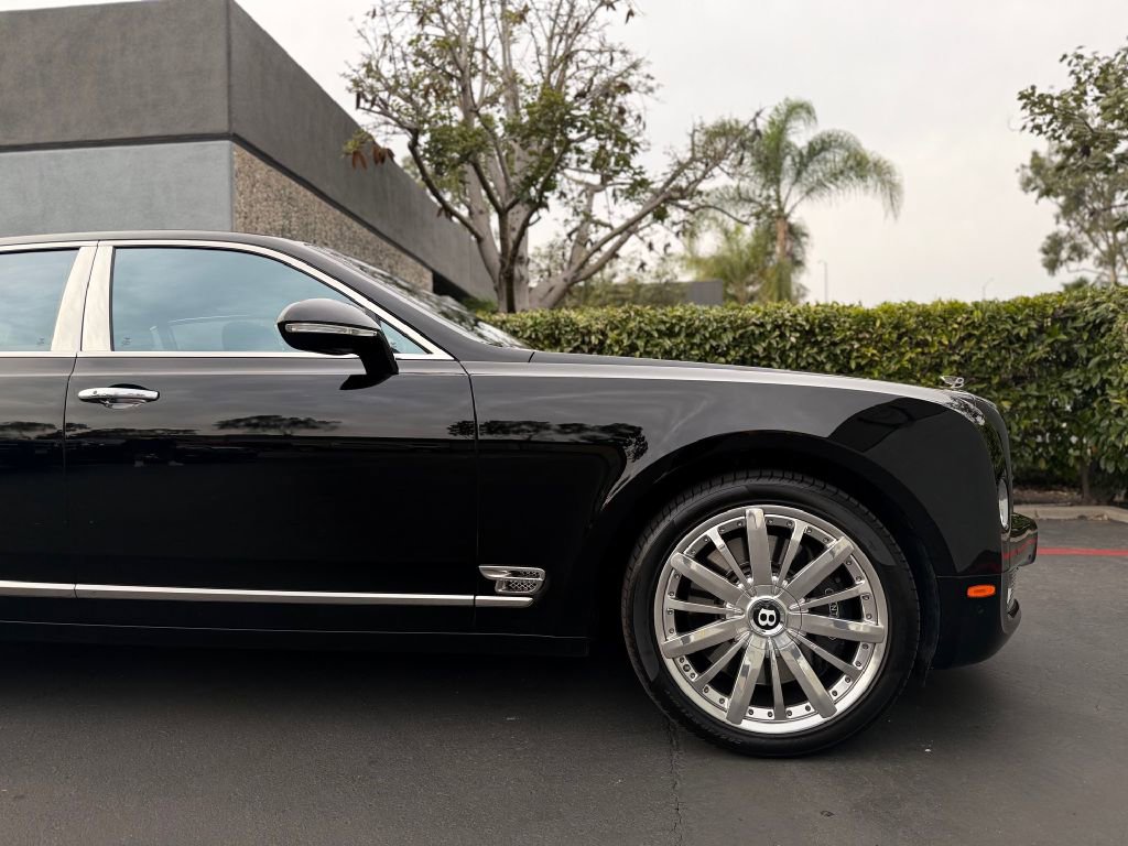 Used 2013 Bentley Mulsanne image 18