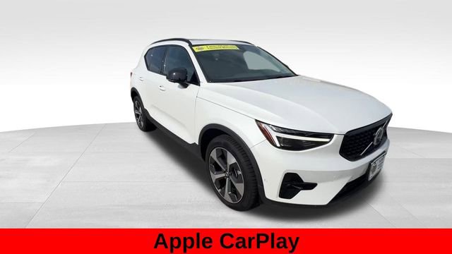 Used 2023 Volvo XC40 B5 Ultimate image 8