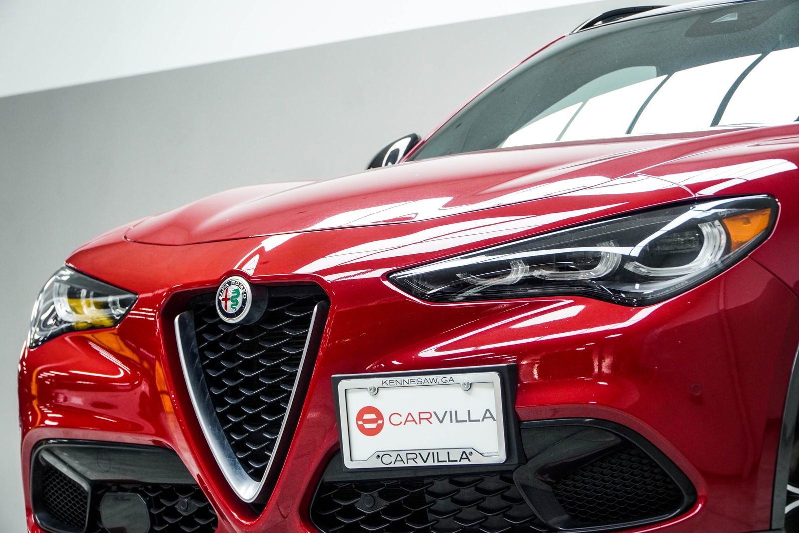 Used 2024 Alfa Romeo Stelvio Ti AWD/4WD image 2