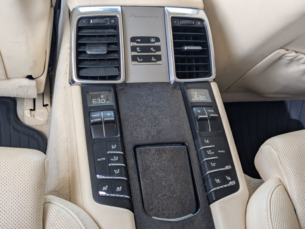 Used 2010 Porsche Panamera Turbo AWD/4WD image 31