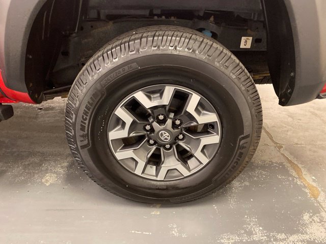 Used 2022 Toyota Tacoma TRD Off-Road w/ Technology Package AWD/4WD image 30