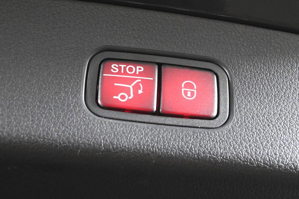 Used 2023 Mercedes-Benz GLC 300 4MATIC image 37