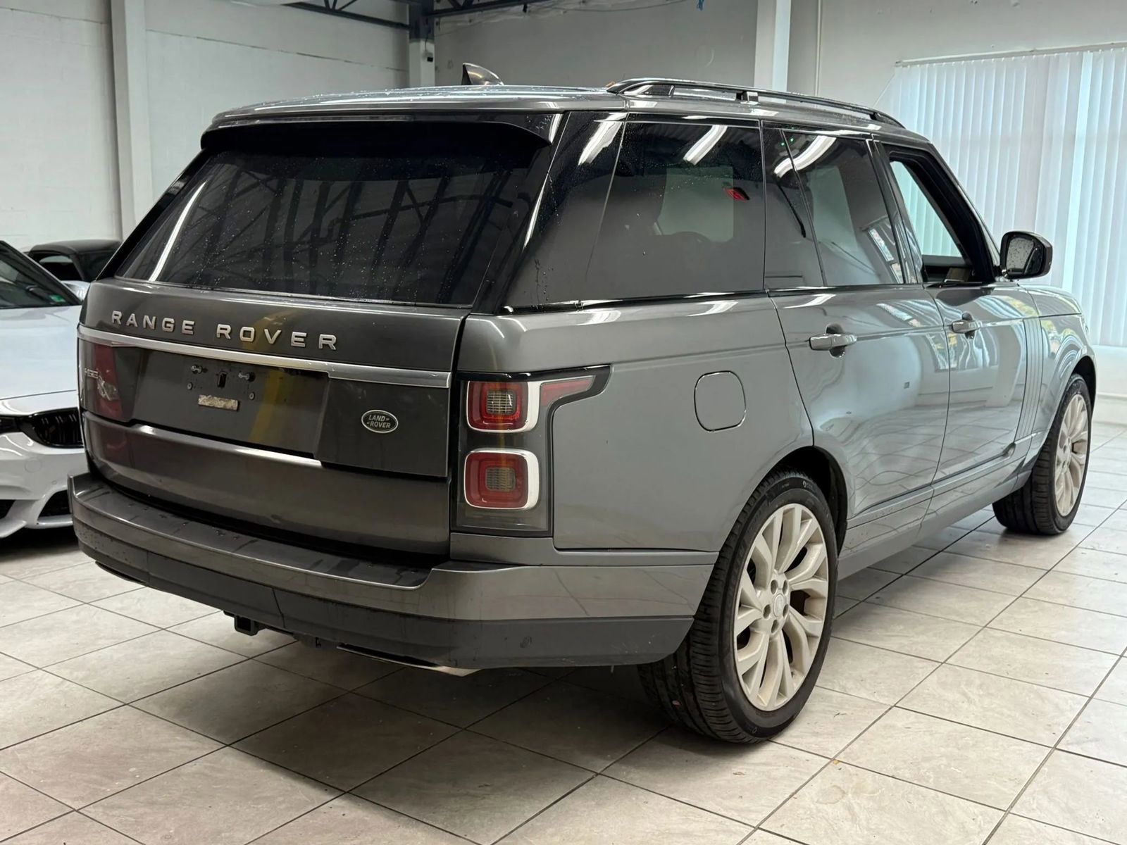 Used 2019 Land Rover Range Rover HSE image 9