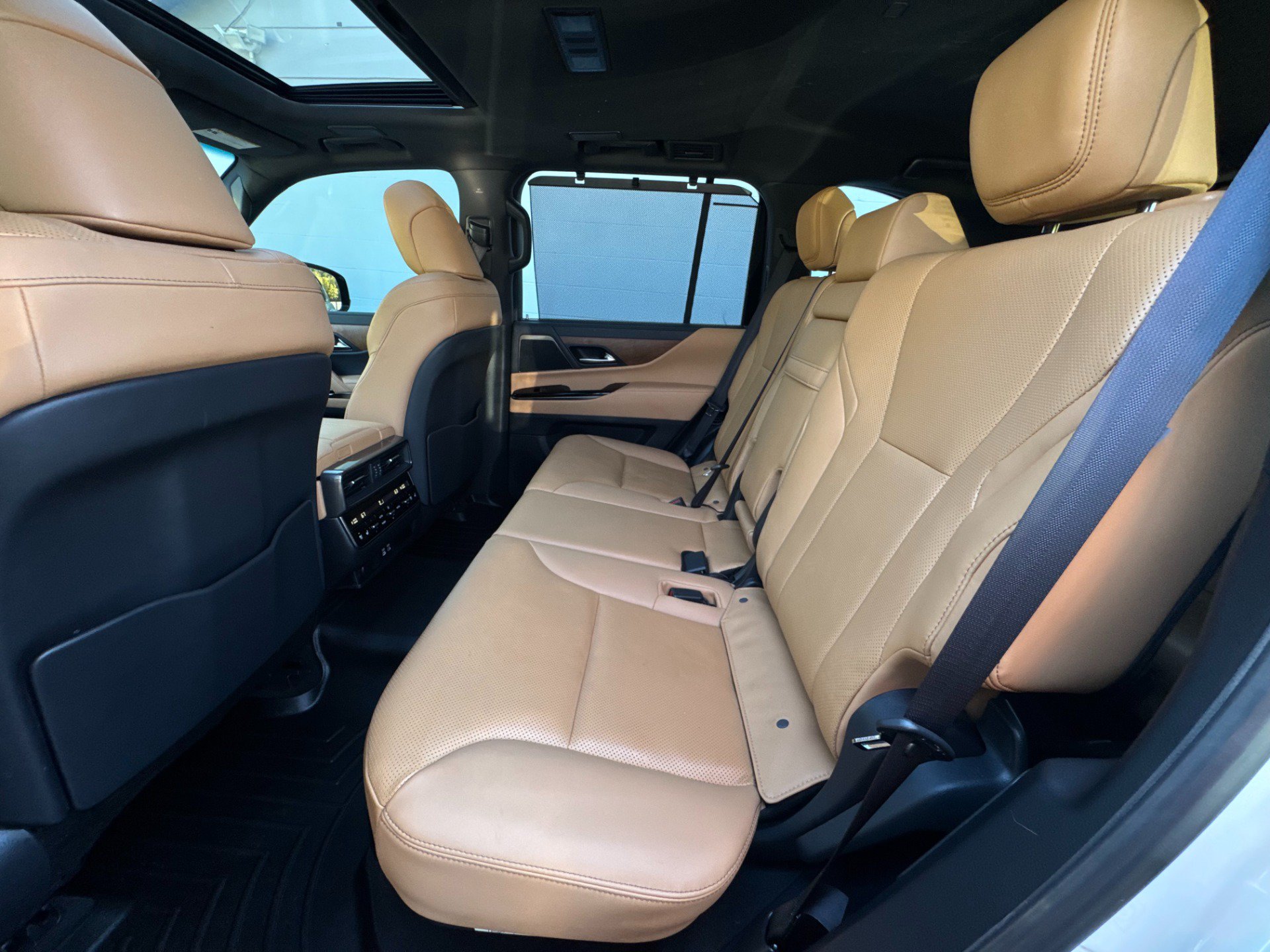 Used 2024 Lexus LX 600 4WD w/ Luxury Package image 45