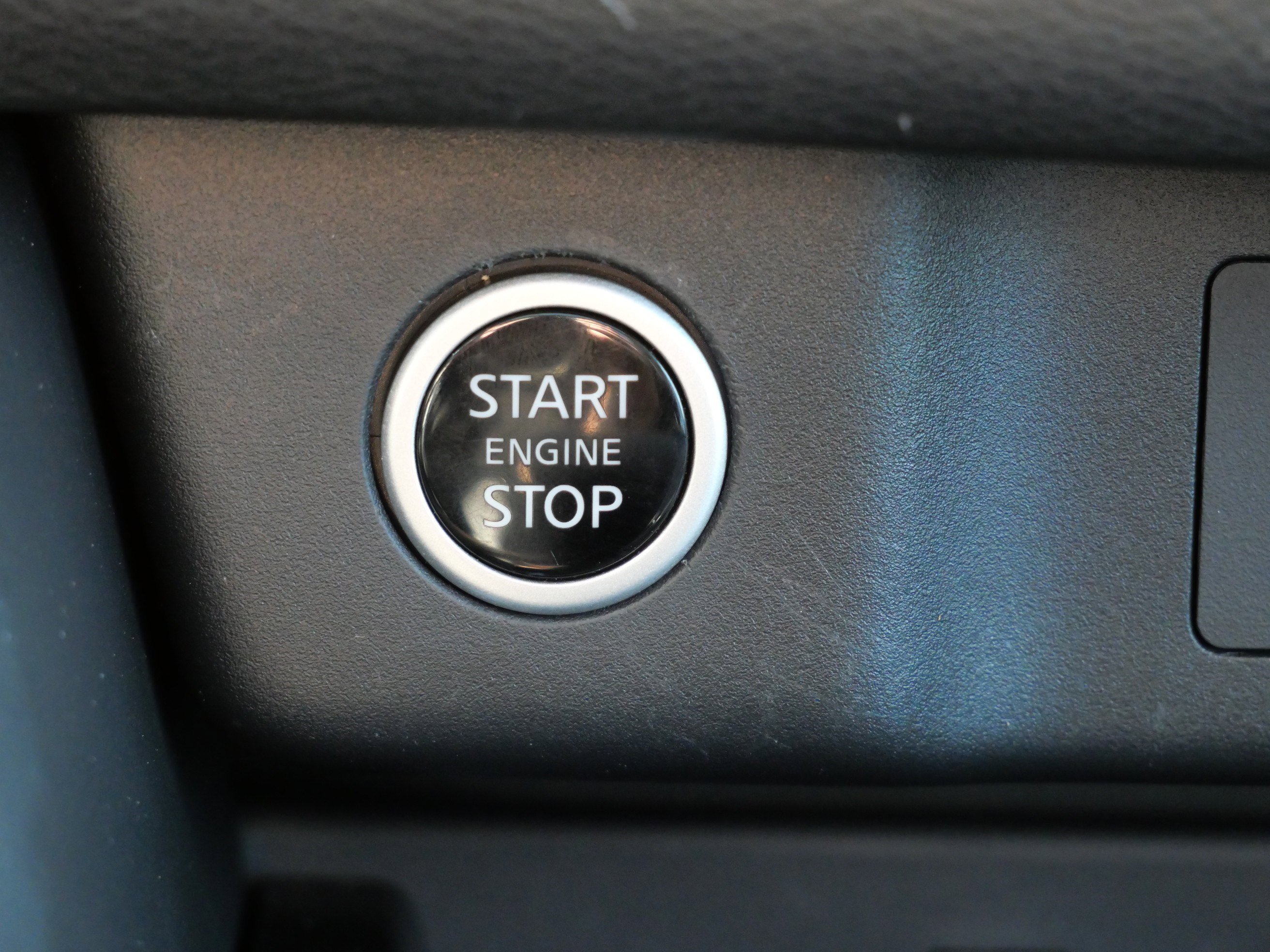 Used 2021 Nissan Rogue Platinum AWD/4WD image 26