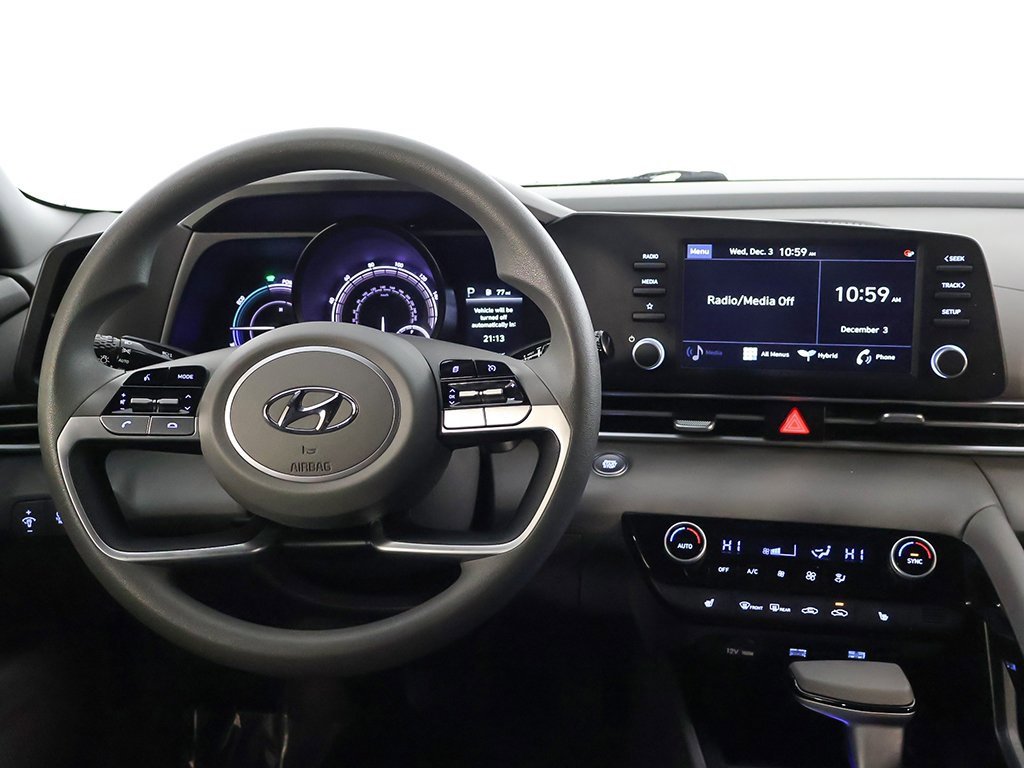 Used 2023 Hyundai Elantra Blue image 28