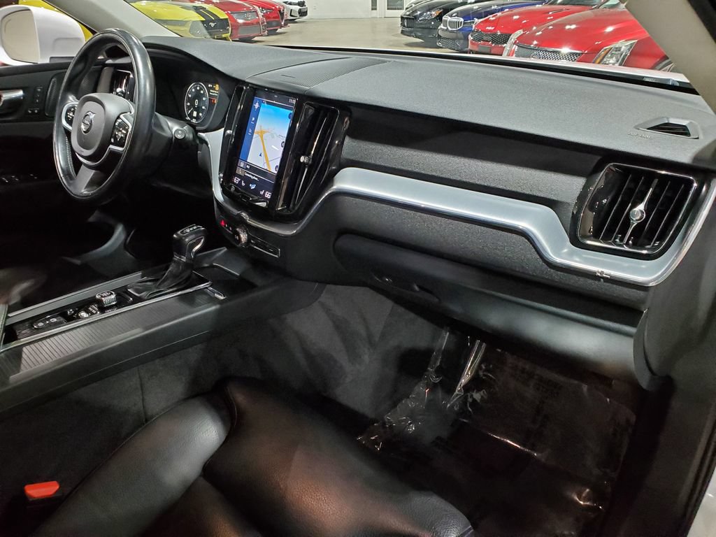 Used 2019 Volvo XC60 T6 Momentum w/ Advanced Package AWD/4WD image 15