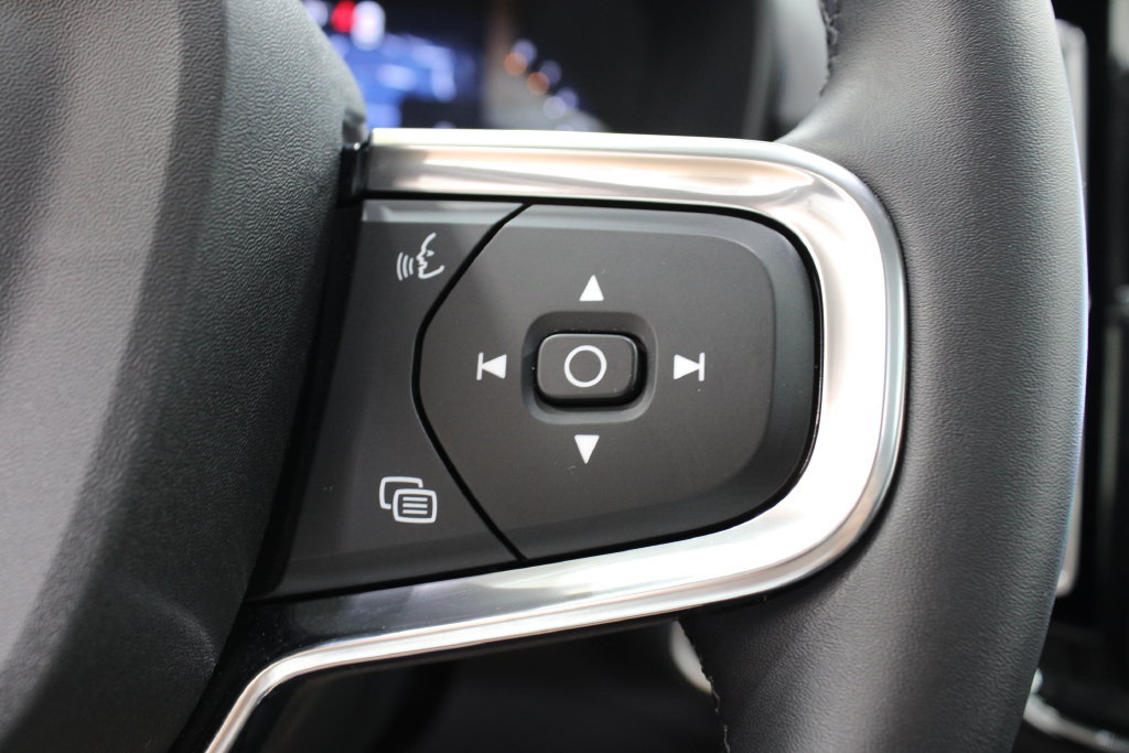 Used 2026 Volvo XC40 B5 Plus AWD/4WD image 29