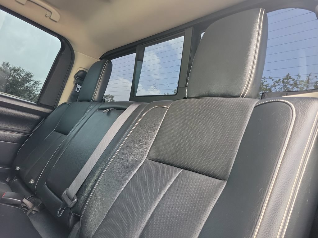 Used 2017 Nissan Titan PRO-4X w/ Pro-4x Convenience Package AWD/4WD image 14