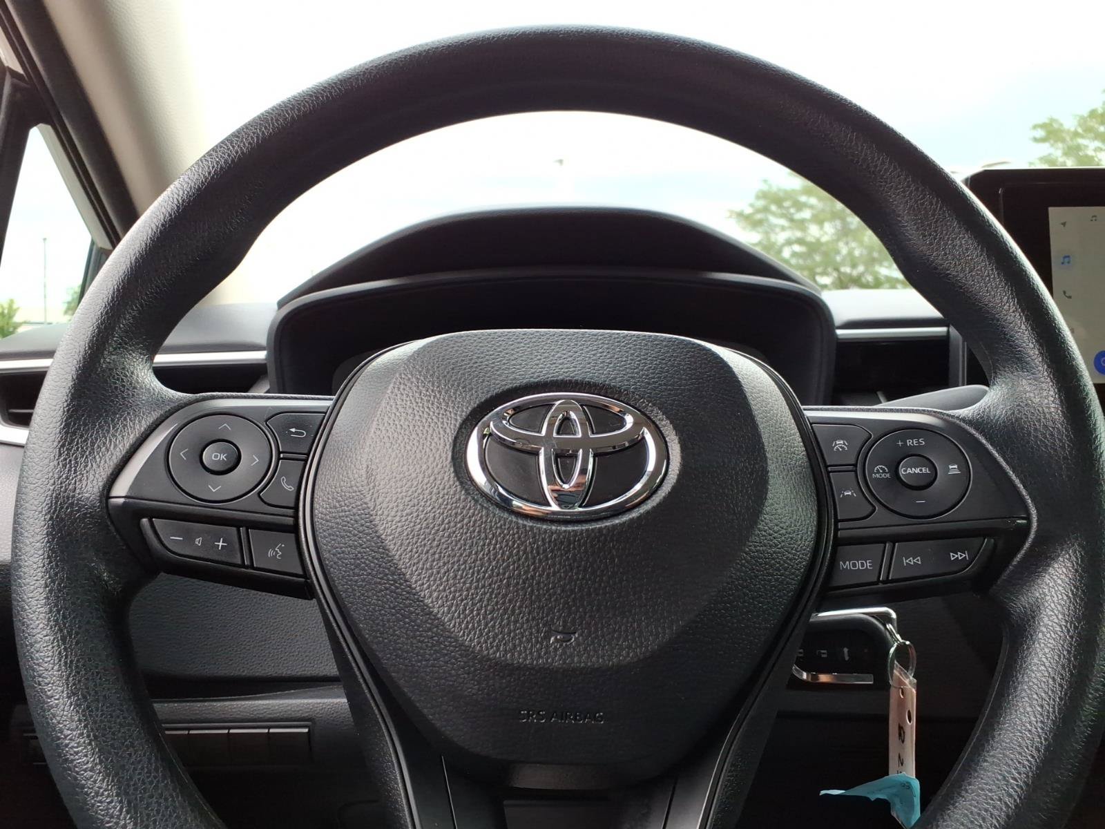 Used 2025 Toyota Corolla LE FWD image 26