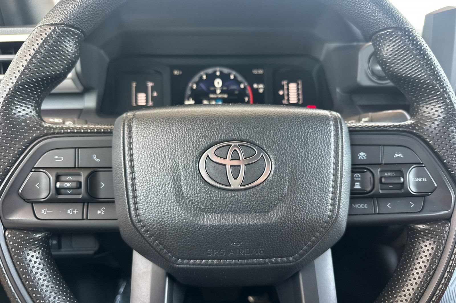 Certified 2025 Toyota Tacoma SR5 AWD/4WD image 25