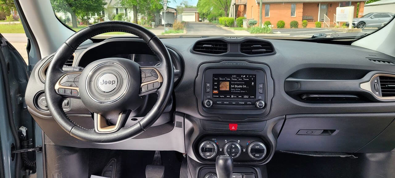 Used 2017 Jeep Renegade Trailhawk AWD/4WD image 16