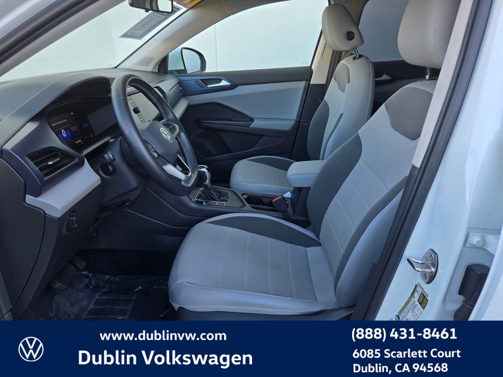Certified 2022 Volkswagen Taos SE w/ Panoramic Sunroof Package image 12