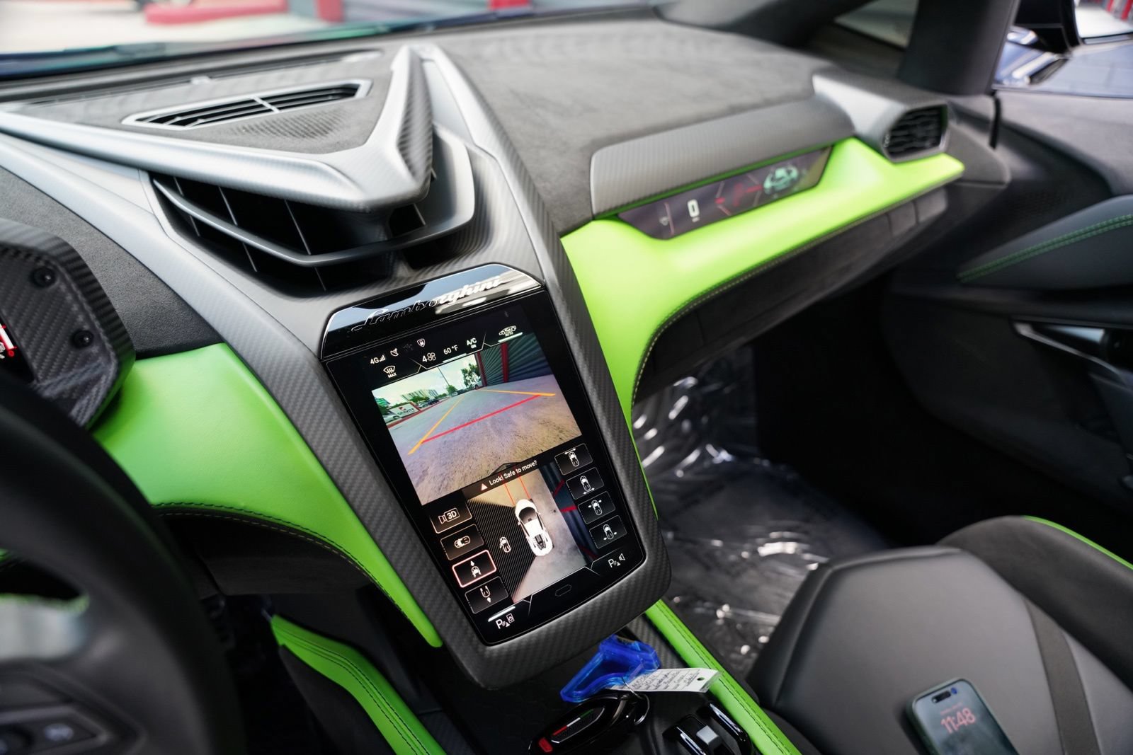 Used 2024 Lamborghini Revuelto AWD/4WD image 3