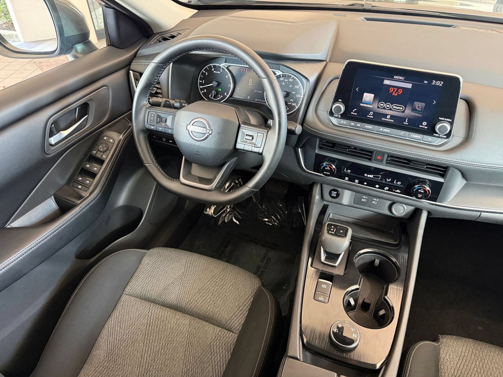 Used 2026 Nissan Rogue SV AWD/4WD image 35