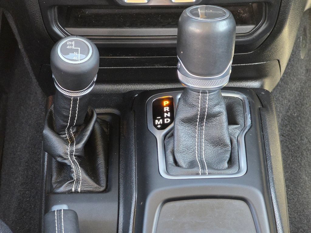 Used 2020 Jeep Gladiator Overland AWD/4WD image 37