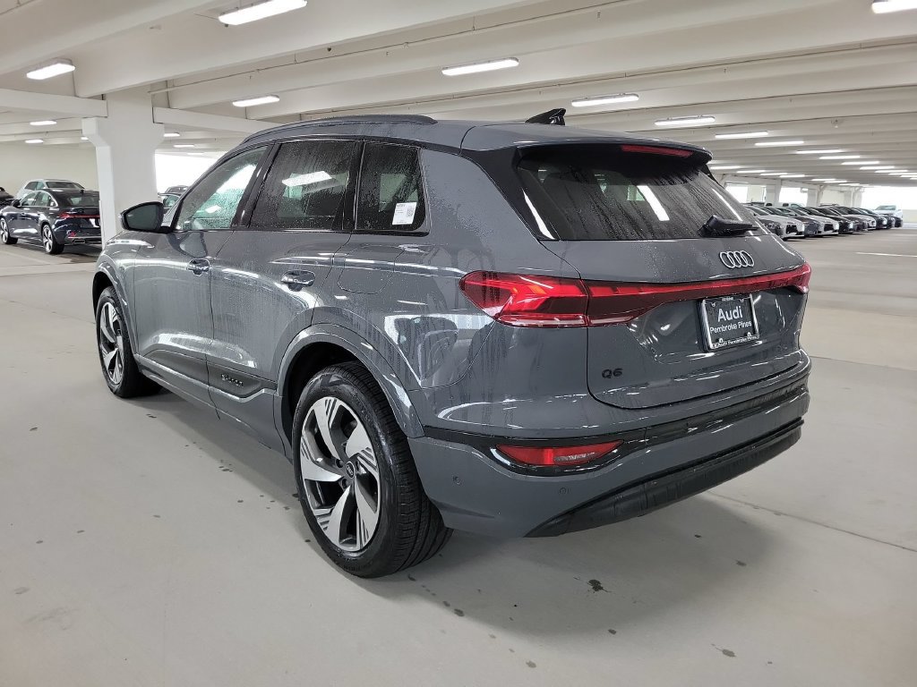 Used 2025 Audi Q6 e-tron Premium Plus w/ Premium Plus AWD/4WD image 6