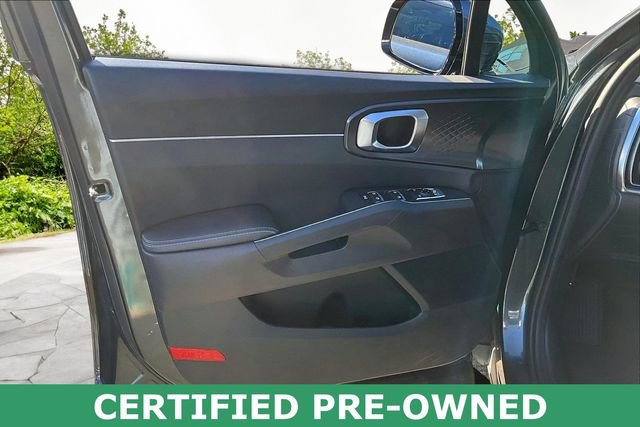 Certified 2025 Kia Sorento S image 22