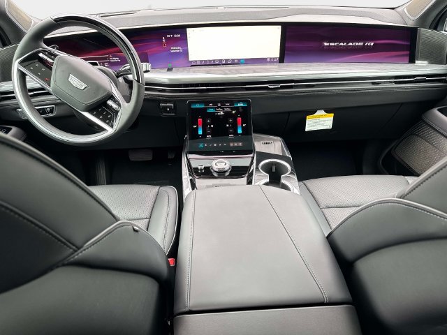 New 2026 Cadillac Escalade IQ Sport 2 w/ LPO, ONYX Package AWD/4WD image 18
