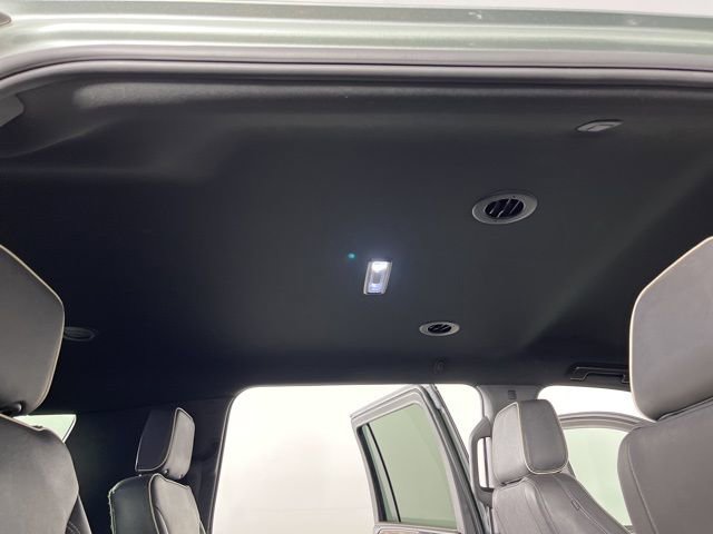 Used 2023 Chevrolet Suburban Premier image 49