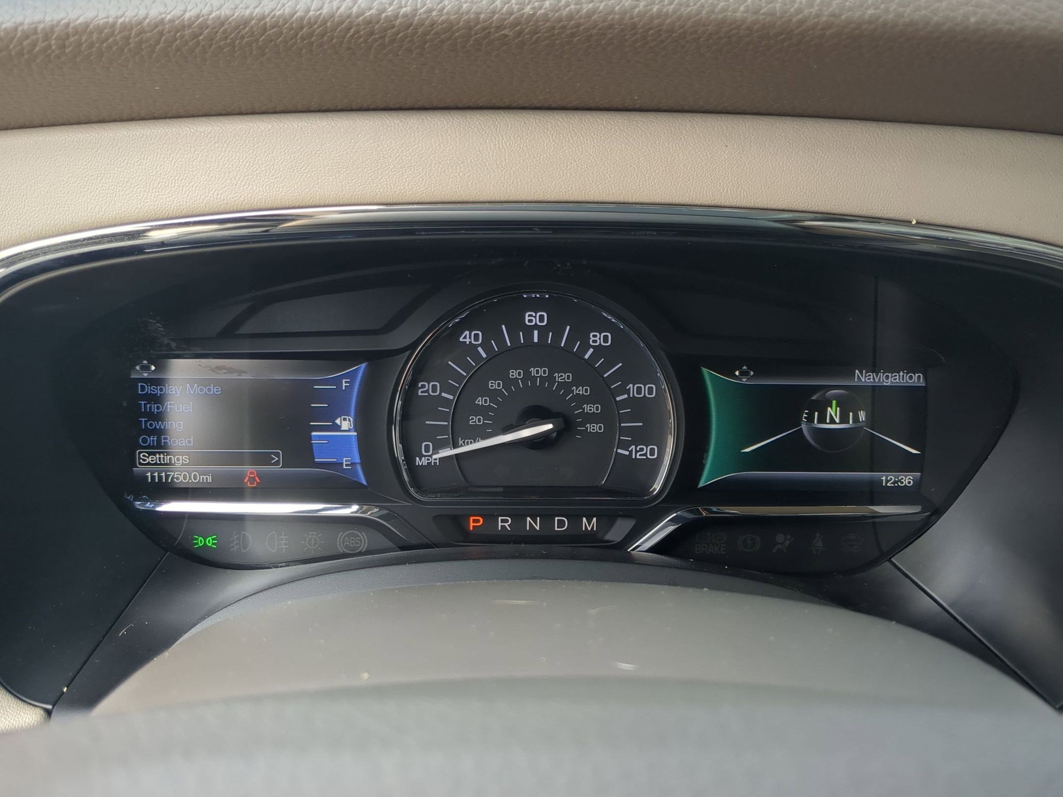 Used 2017 Lincoln Navigator Select image 14