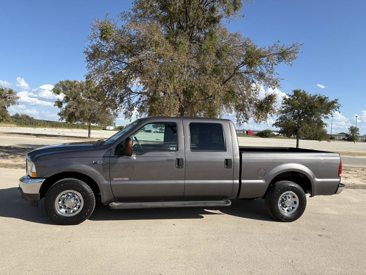 Used 2004 Ford F250 XLT RWD image 2