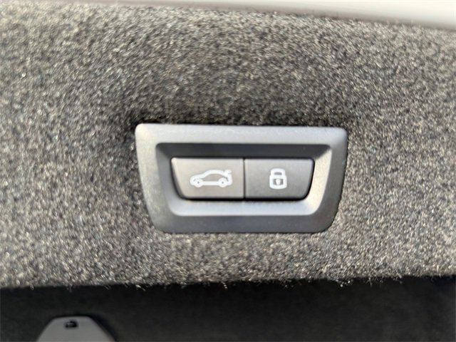 Certified 2026 BMW 750e xDrive 750e xDrive w/ Executive Package image 22