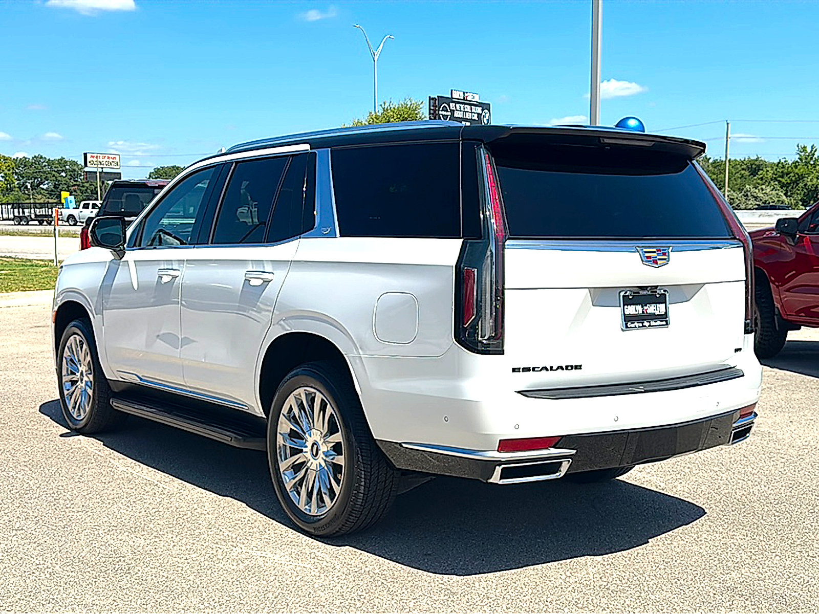 Used 2021 Cadillac Escalade Premium Luxury AWD/4WD image 6