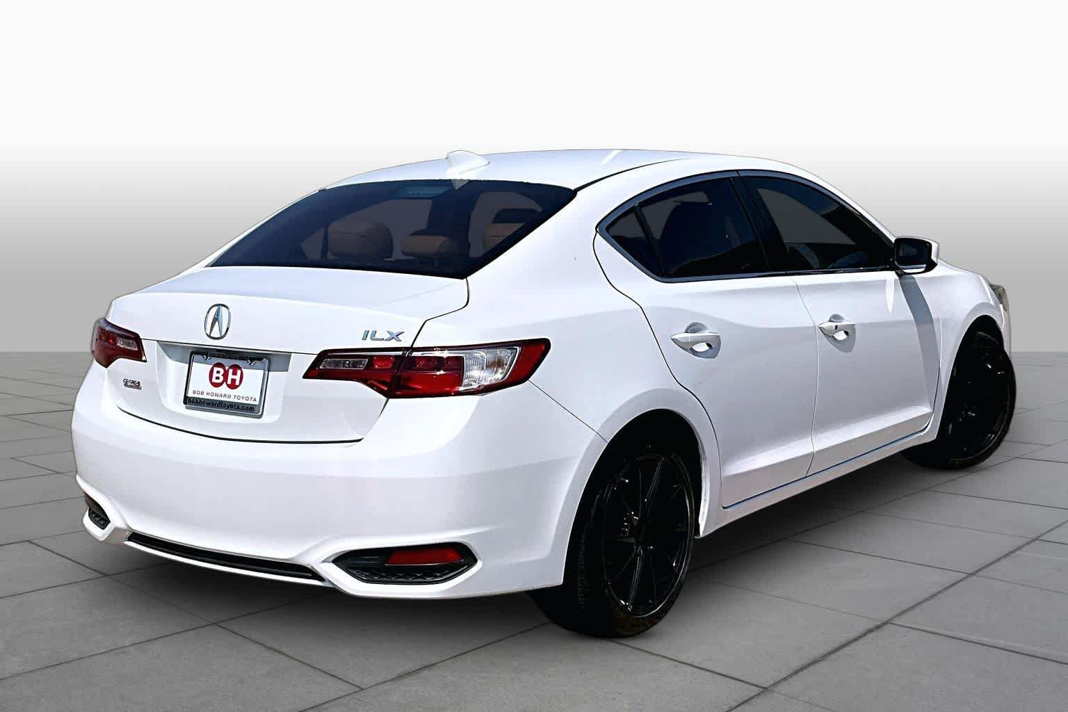 Used 2017 Acura ILX FWD image 13