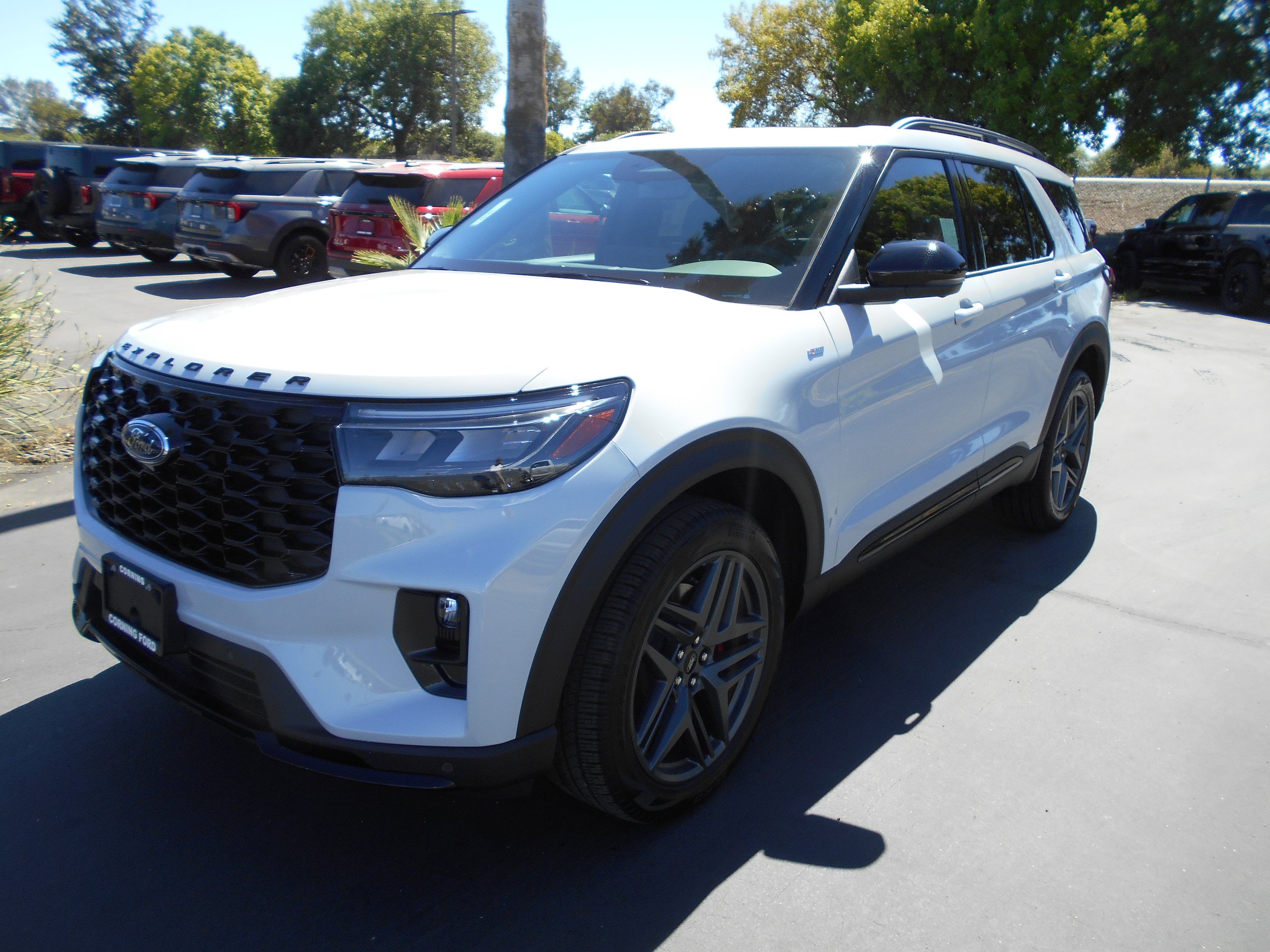 New 2026 Ford Explorer ST-Line w/ ST-Line Street Pack AWD/4WD image 1