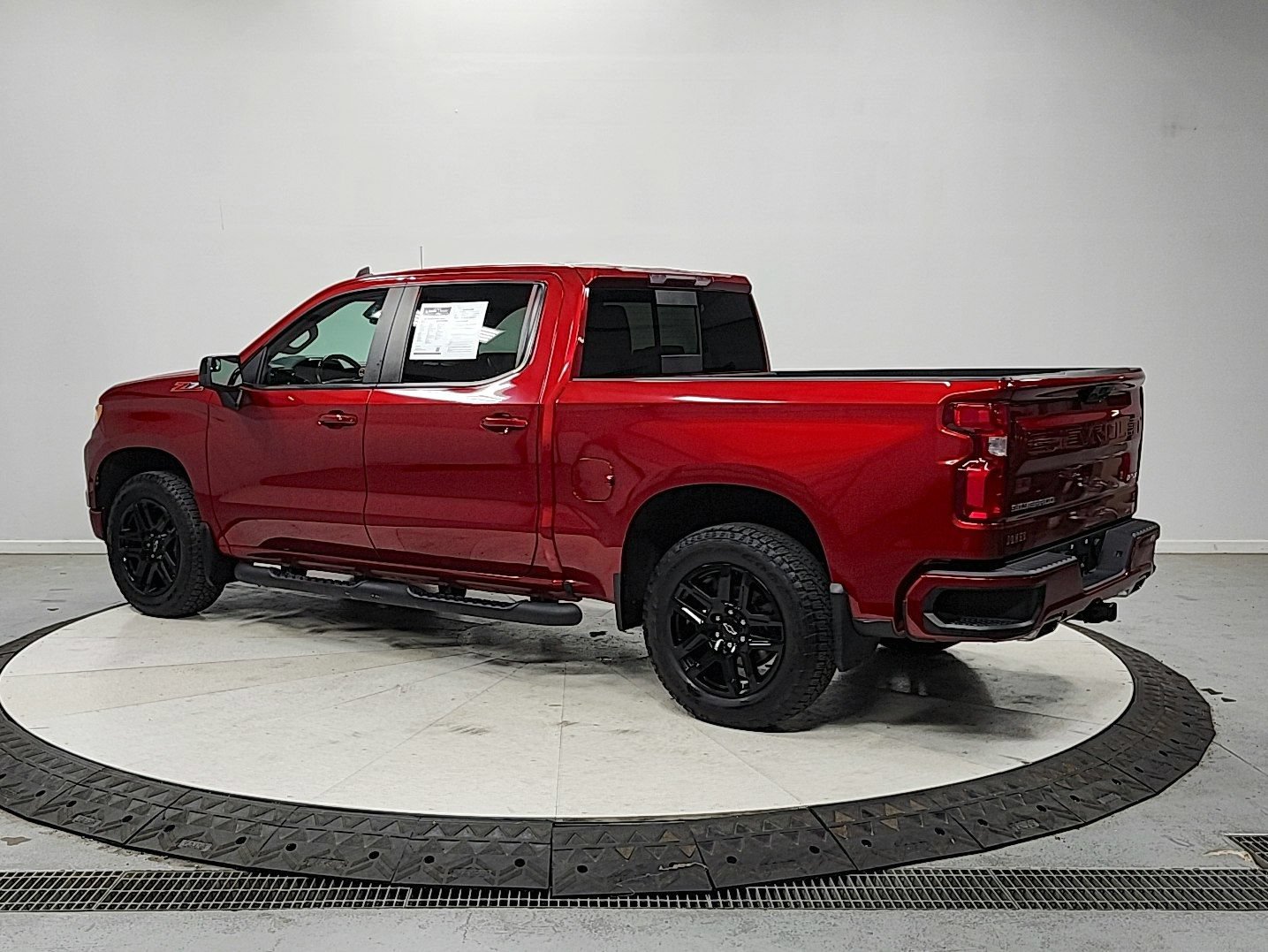 Used 2022 Chevrolet Silverado 1500 RST w/ Convenience Package II AWD/4WD image 5
