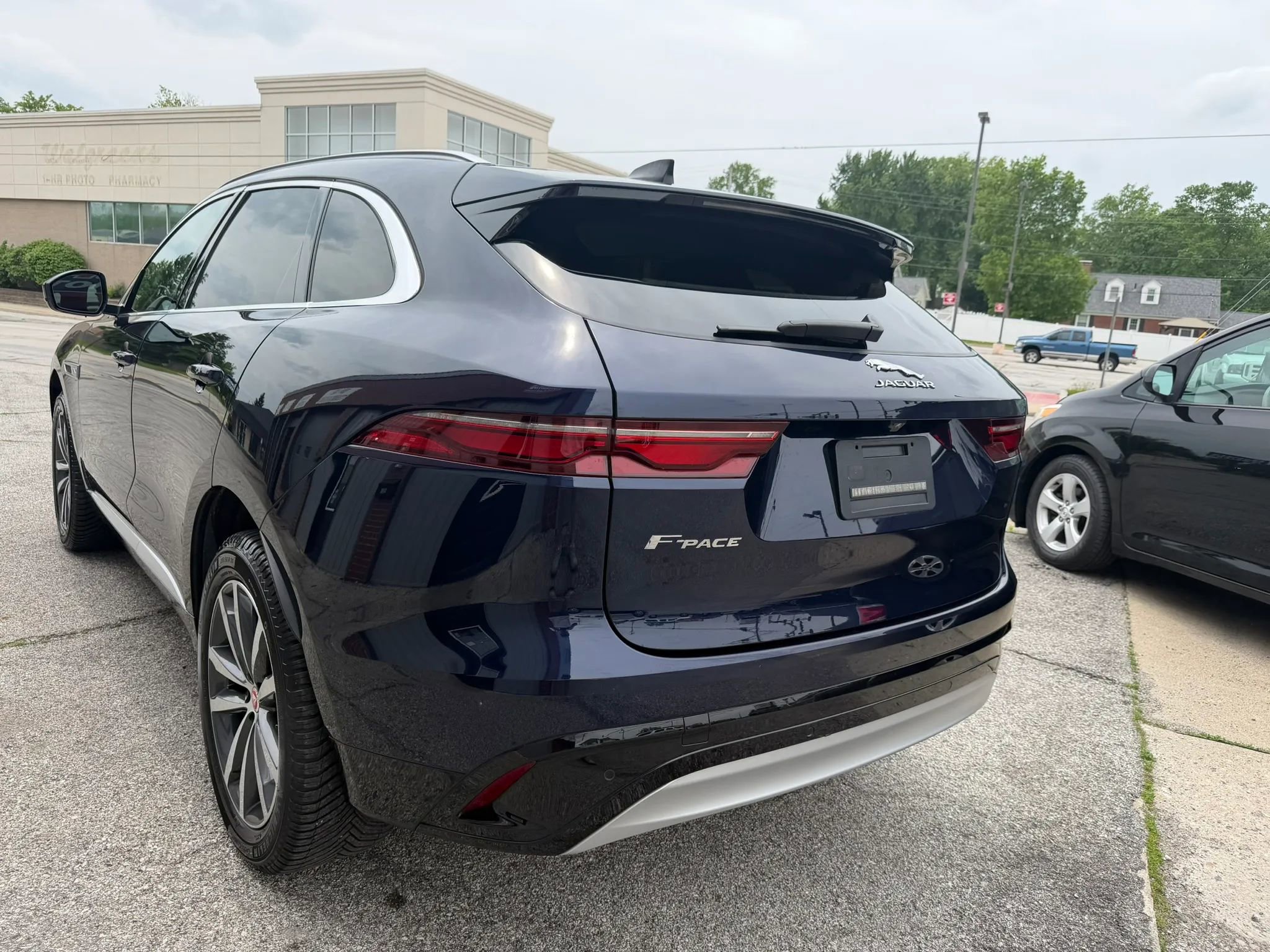 Used 2023 Jaguar F-PACE S AWD/4WD image 7
