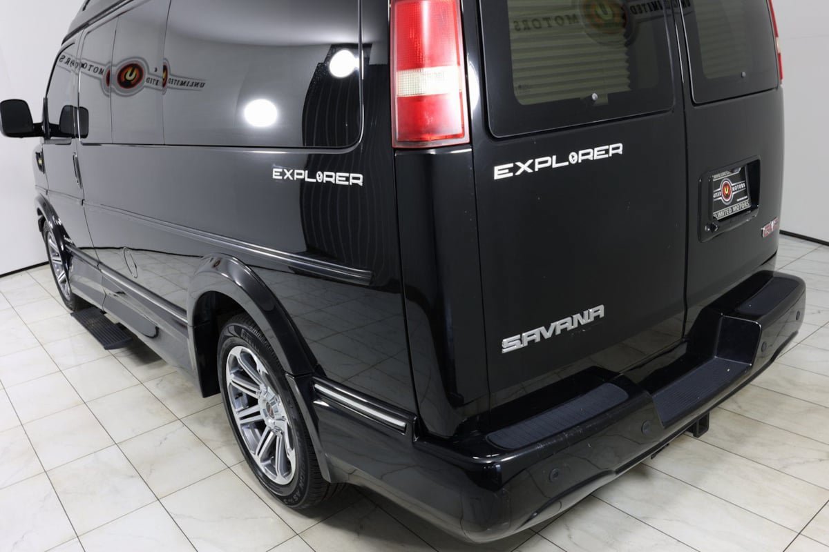Used 2016 GMC Savana 2500 RWD image 42