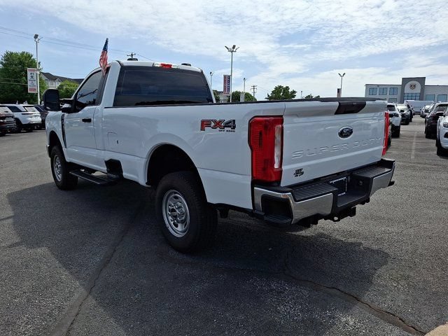 Used 2023 Ford F250 XL w/ FX4 Off-Road Package AWD/4WD image 4