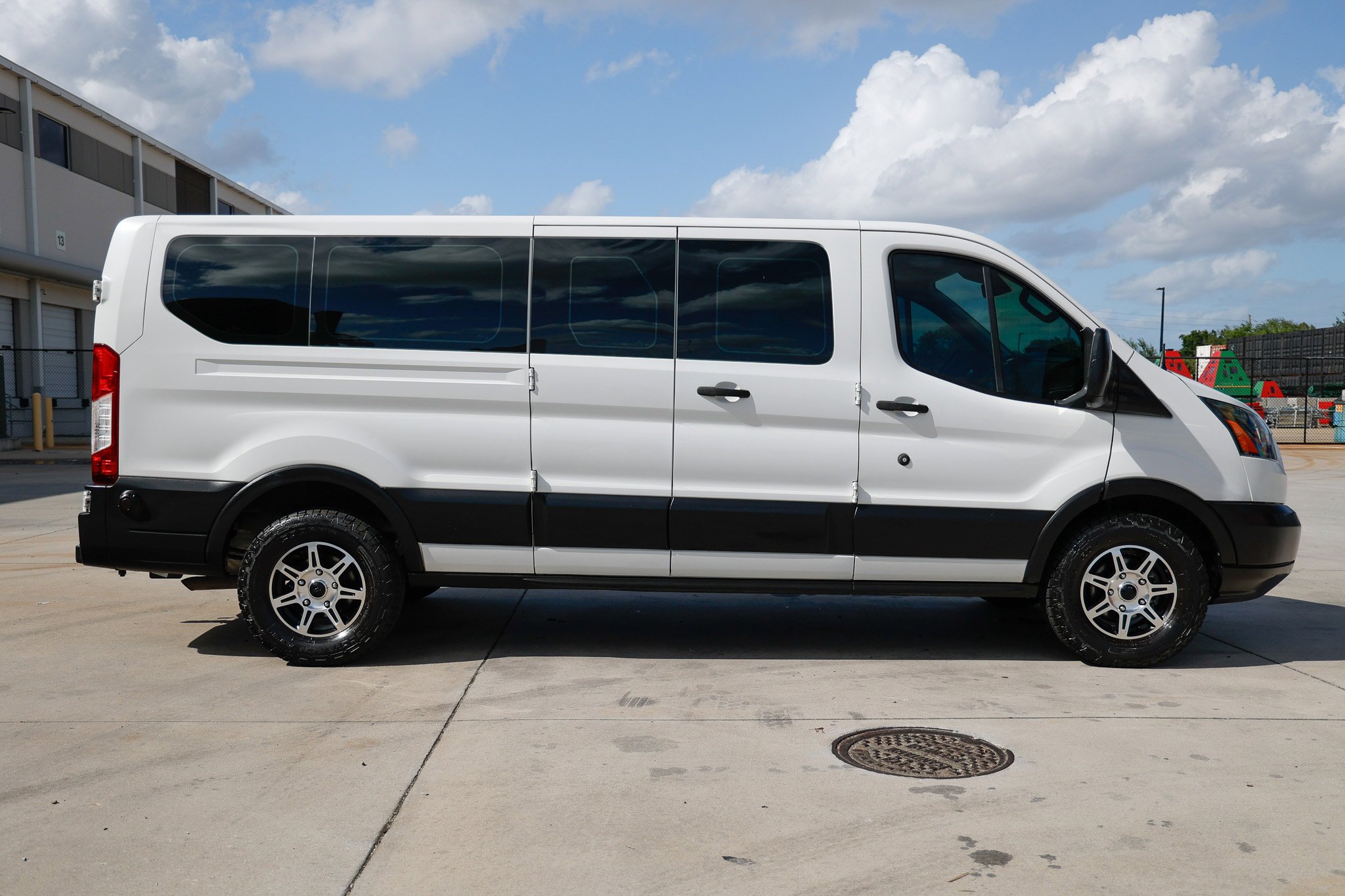 Used 2019 Ford Transit 350 XLT RWD image 16
