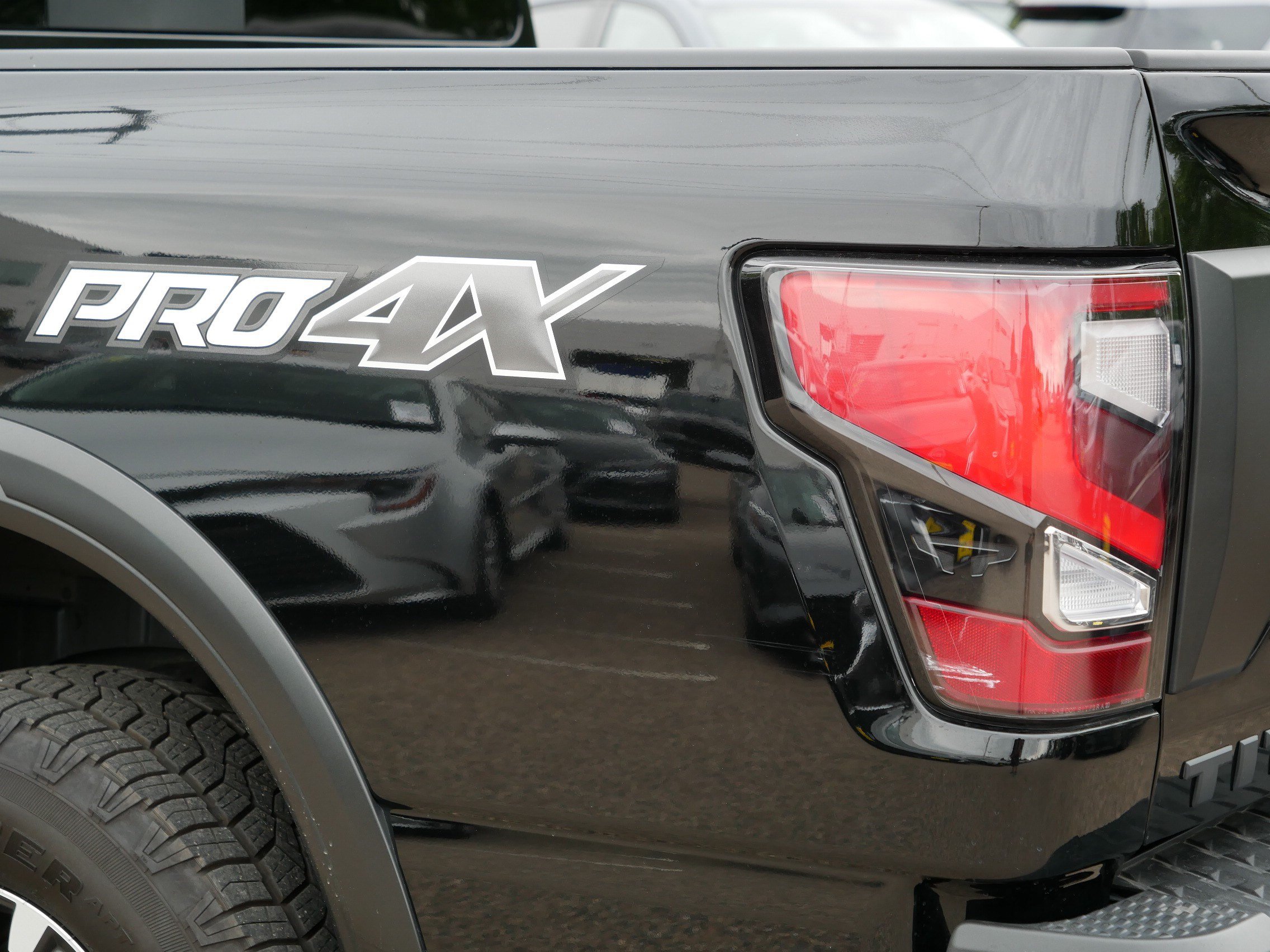 Certified 2024 Nissan Titan PRO-4X w/ Pro-4x Convenience Package AWD/4WD image 17