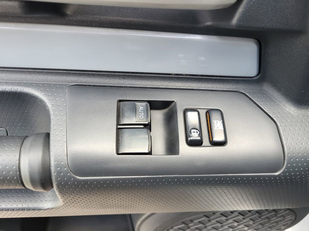 Used 2013 Toyota FJ Cruiser 4WD image 11