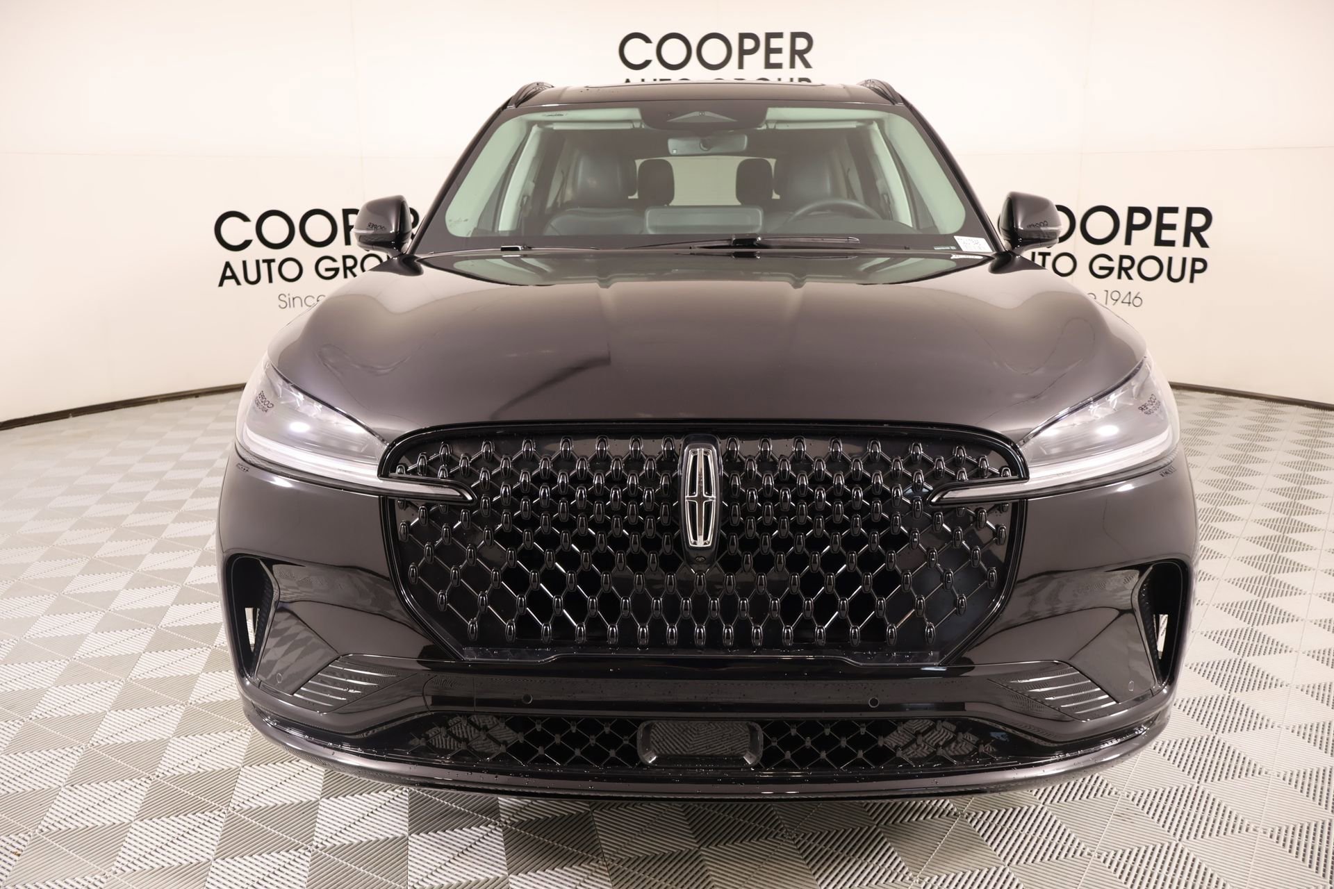 New 2026 Lincoln Aviator 2WD w/ Jet Appearance Package image 9