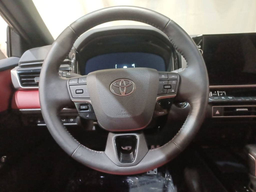 Used 2025 Toyota Camry XSE FWD image 11