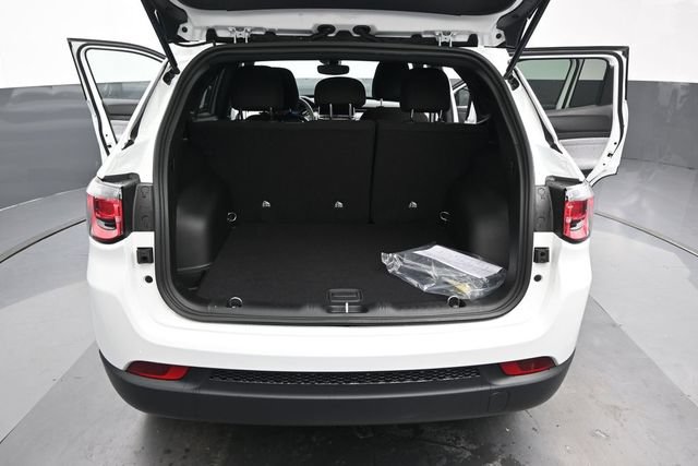 Used 2025 Jeep Compass Sport AWD/4WD image 12