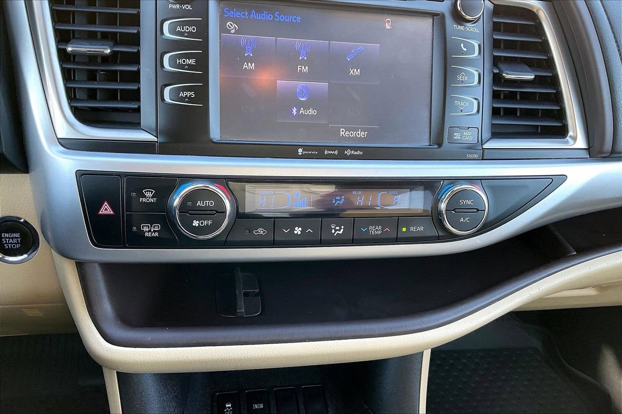 Used 2019 Toyota Highlander XLE image 19