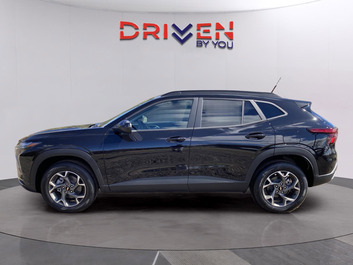 New 2026 Chevrolet Trax LT w/ Driver Confidence Package image 2