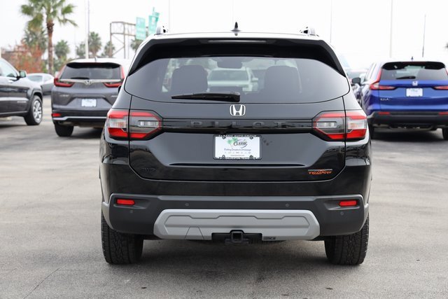 Certified 2025 Honda Pilot TrailSport image 7
