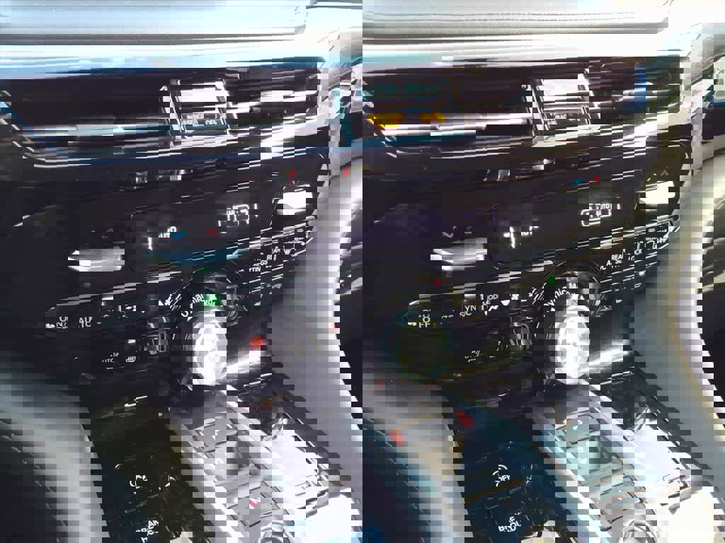 Used 2023 Acura MDX SH-AWD w/ Technology Package image 24