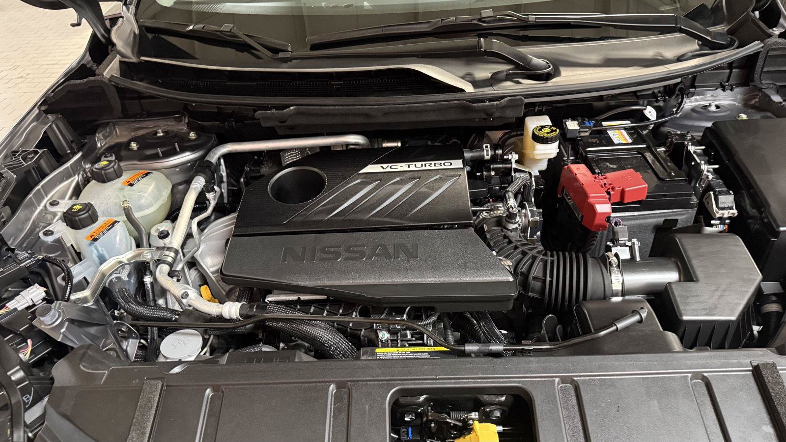 Used 2025 Nissan Rogue SL AWD/4WD image 34